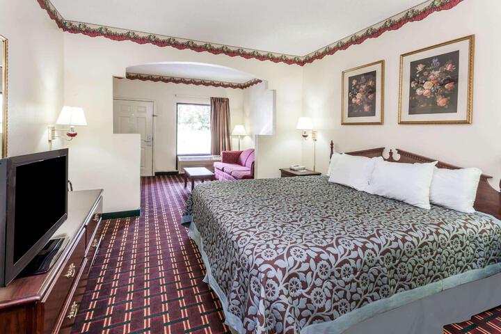 1 King Bed Accessible (7 of 13)