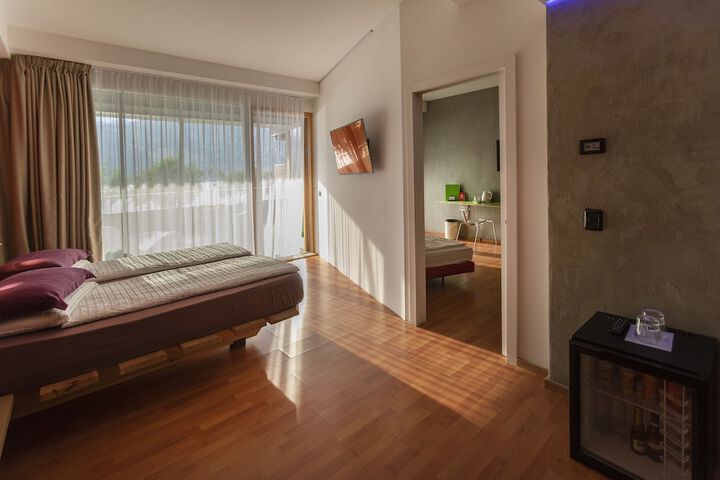 Room 25 of 95