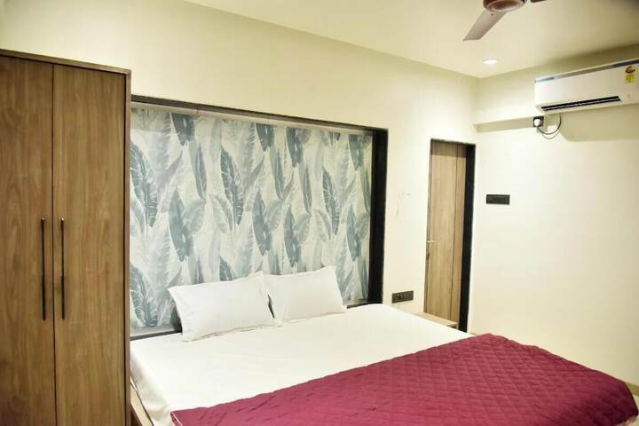 Room 6 of 53