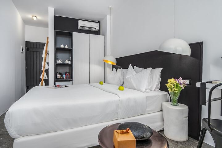 Room 10 of 52