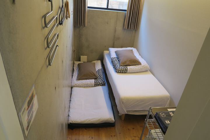 Room 13 of 48