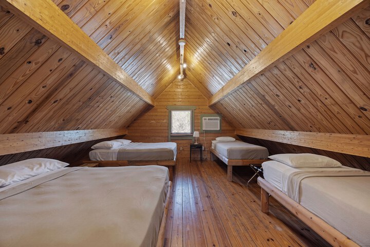 Room 5 of 95