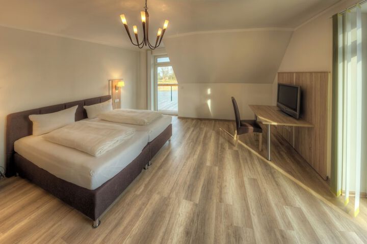 Room 15 of 27
