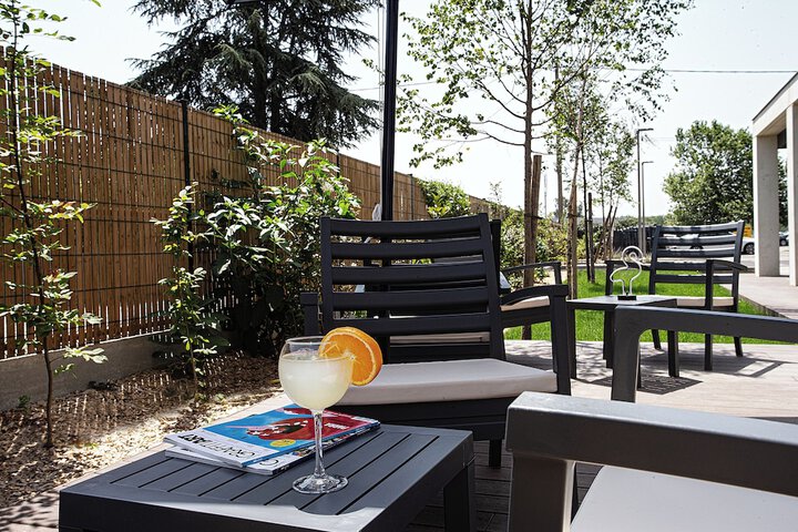 Terrace/Patio 74 of 76
