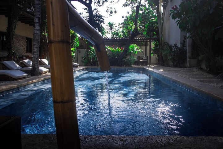 Pool 106 of 190