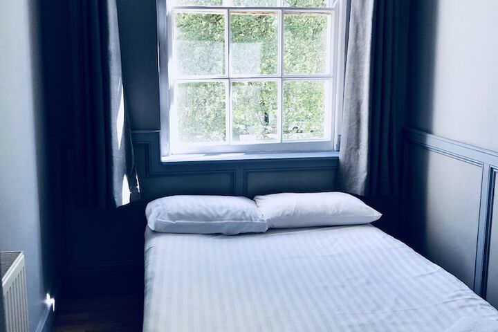 Room 7 of 71