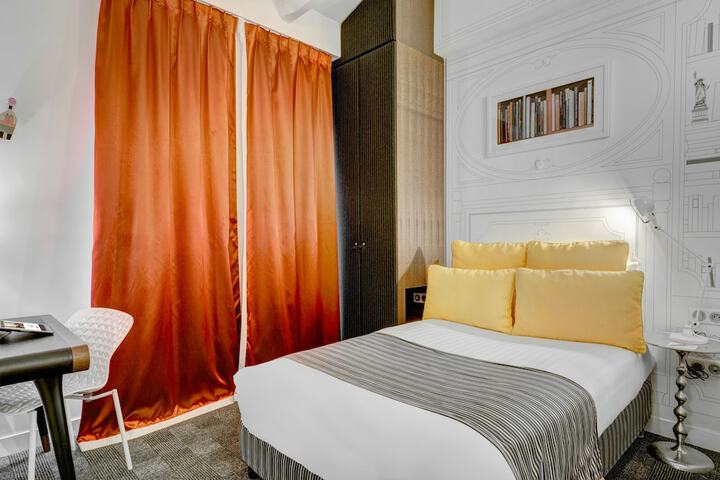Room 6 of 42