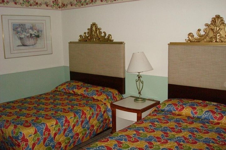 FOUR WINDS MOTEL