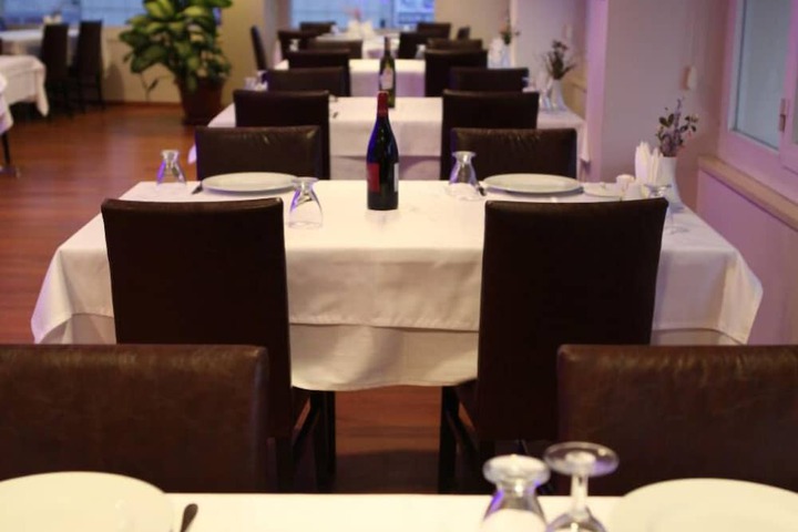 Dining 16 of 19