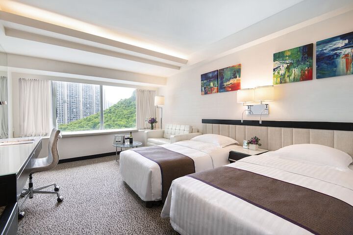 Room 22 of 106