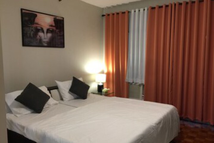 Room 61 of 103