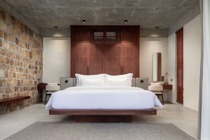 Room 18 of 68
