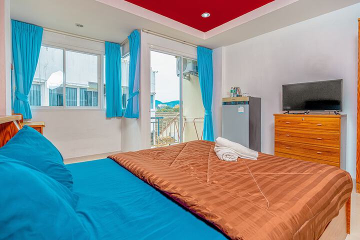 Room 7 of 25