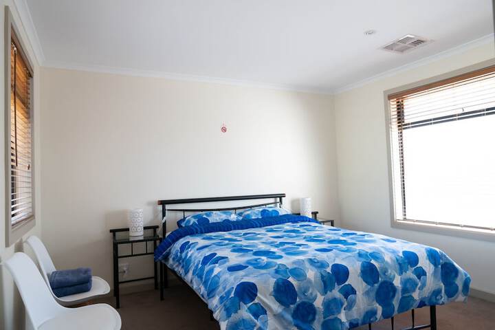 Room 2 of 36