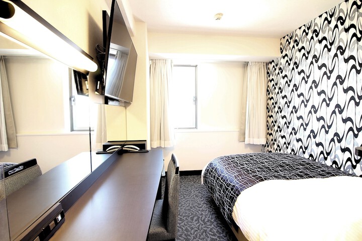 Room 16 of 43