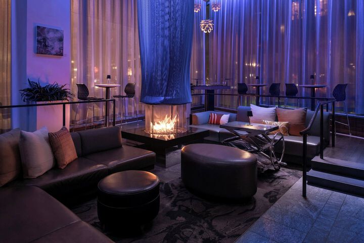 Lounge 109 of 152