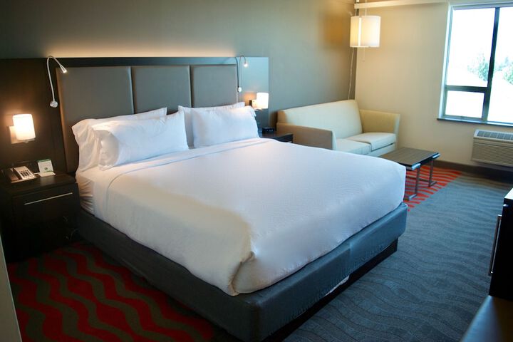 Room 3 of 53