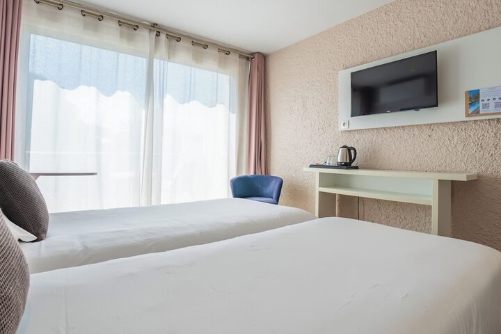 Room 6 of 39