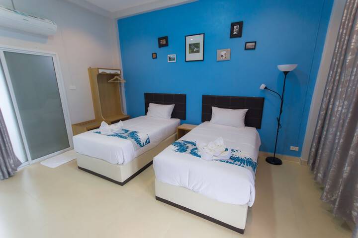 Room 7 of 42