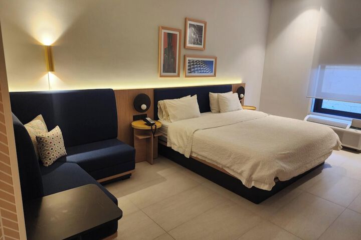 Room 40 of 129