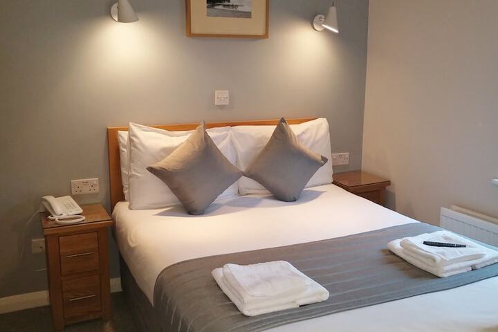 Room 7 of 80