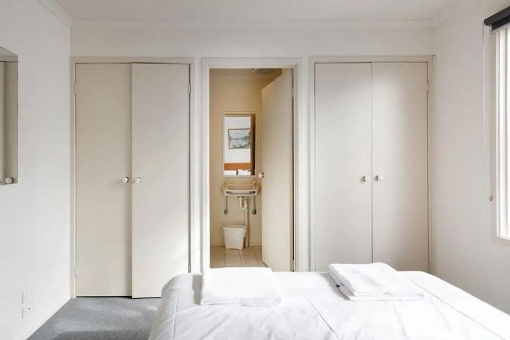 Room 8 of 36
