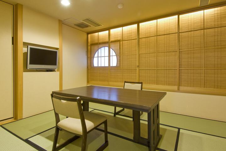 Room 13 of 75