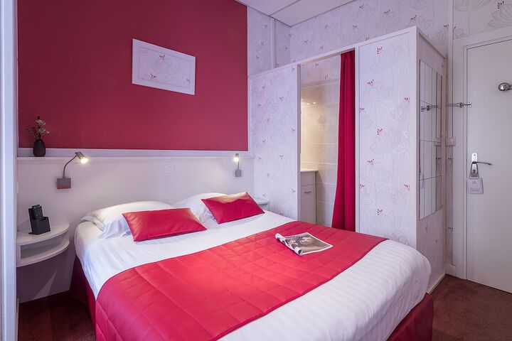Room 16 of 70