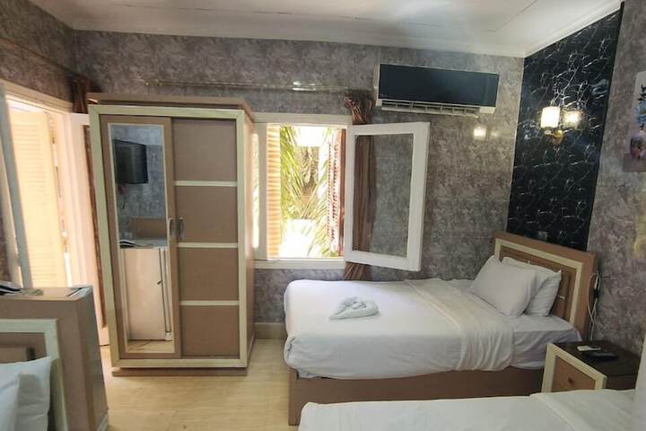 Room 52 of 92