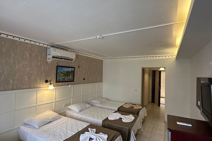 Room 34 of 46
