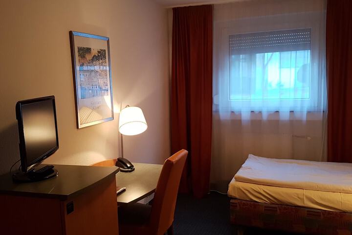 Room 7 of 31