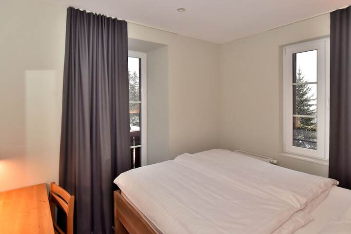 Room 5 of 67