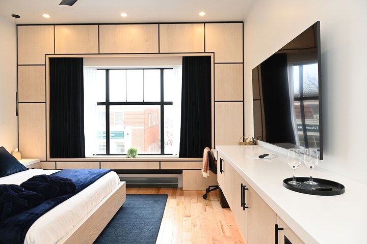 Room 8 of 206