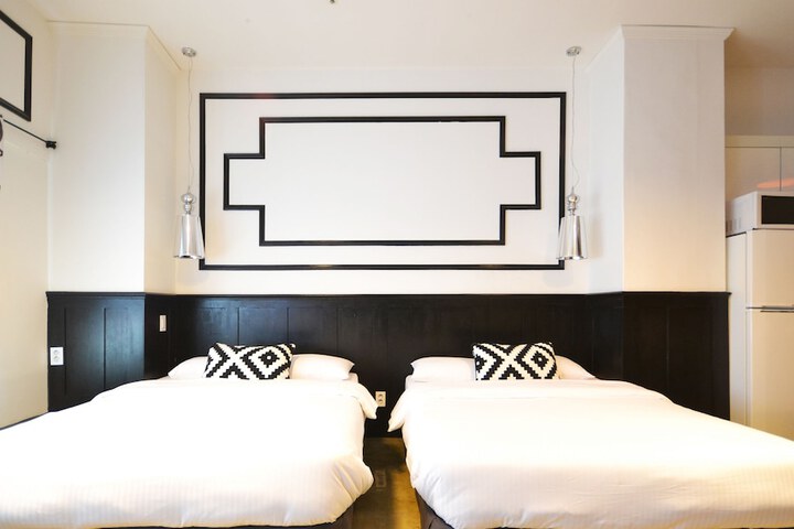 Room 4 of 114