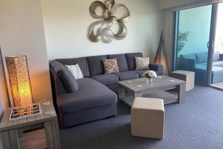 Dolphin View 404