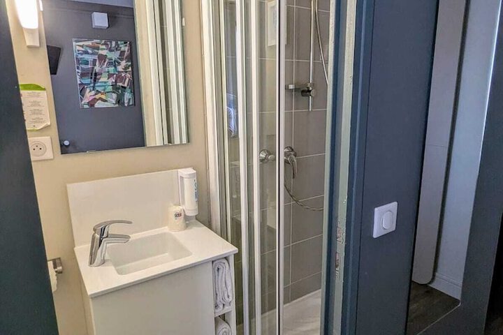 Room 12 of 35