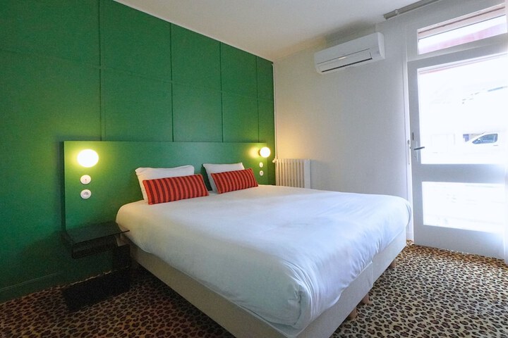 Room 40 of 119