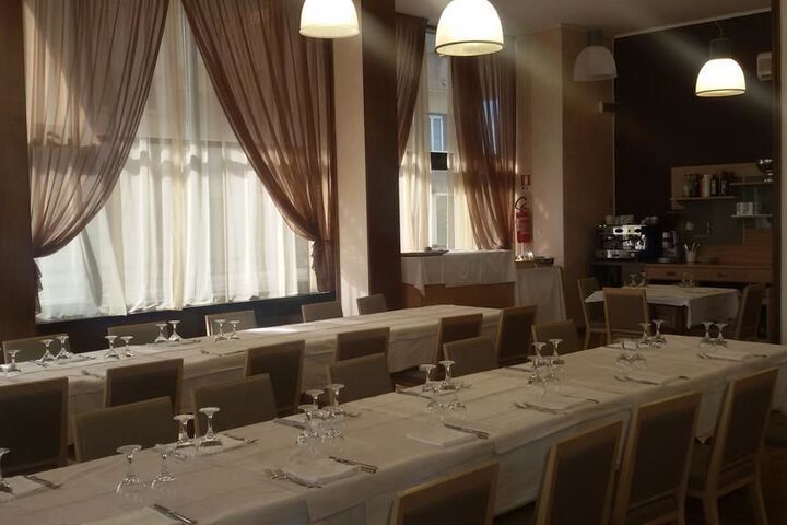 Dining 9 of 9