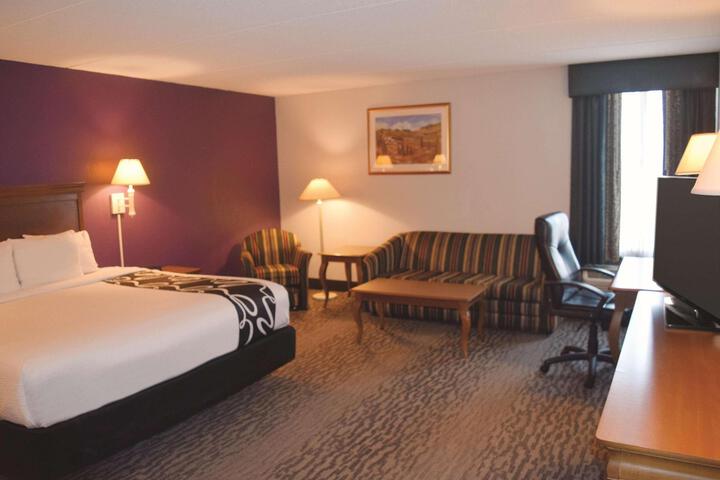 1 King Bed (3 of 3)