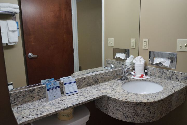 Bathroom sink