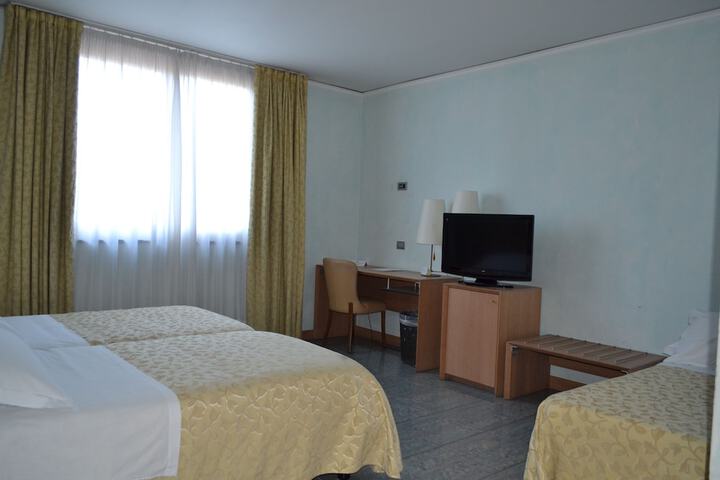 Room 8 of 91