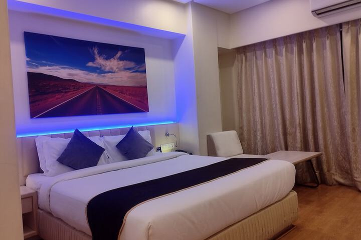 Room 11 of 39