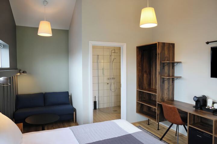 Room 21 of 47