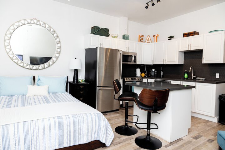 Room 2 of 37