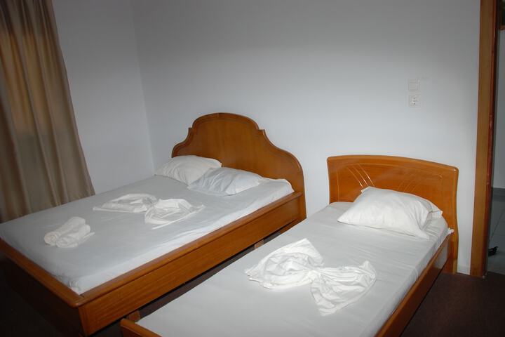Room 8 of 43