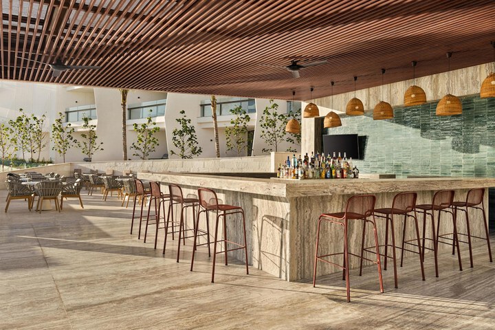 Lounge 163 of 202