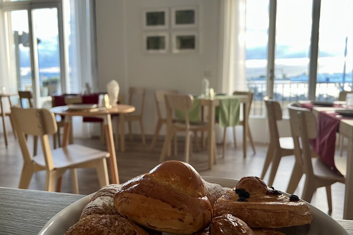 Breakfast/Coffee Service 60 of 69