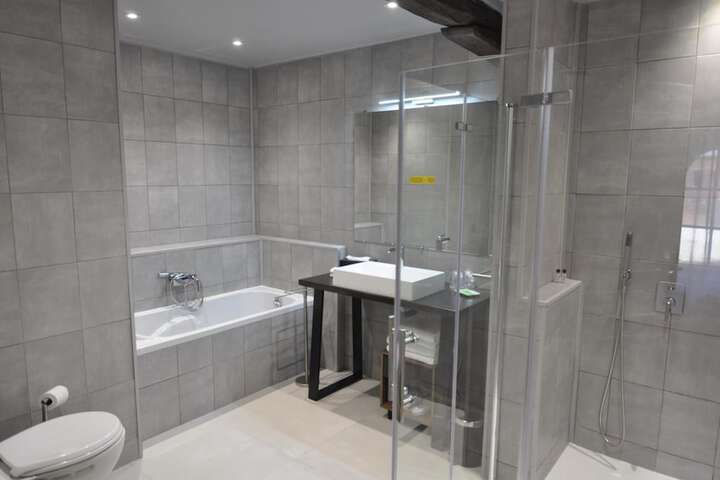 Clean Restrooms