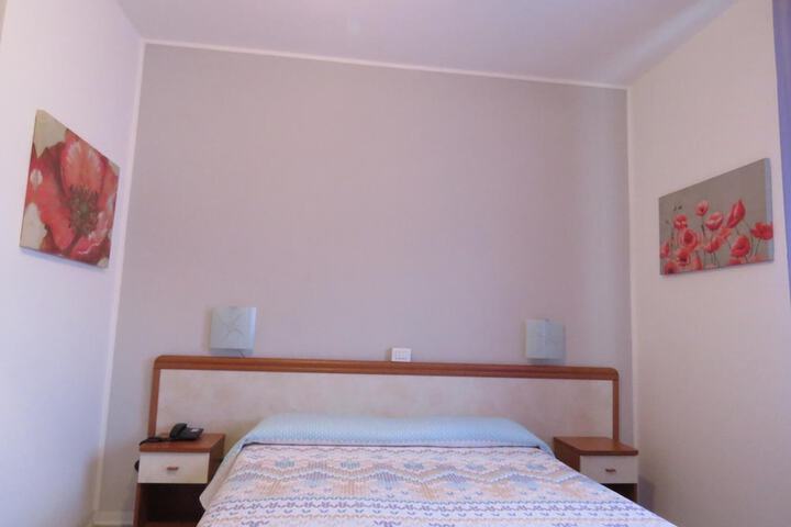 Room 17 of 38