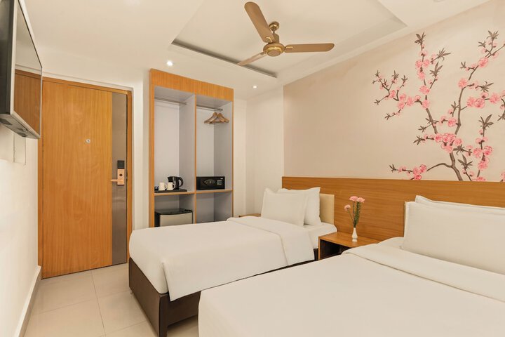 Room 8 of 24